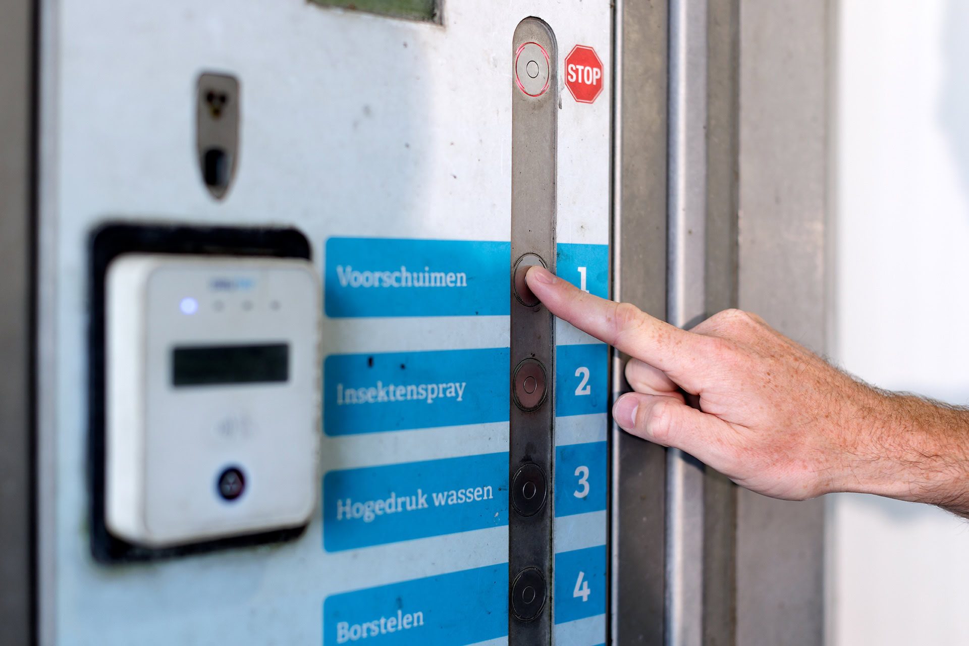 - Professionele autowasmiddelen voor een schone en glanzende auto.