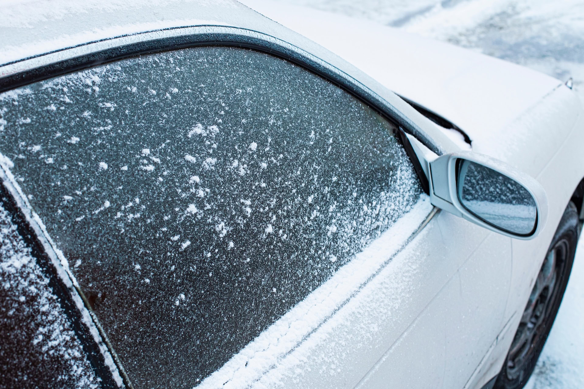 Veilig wassen en schoonmaakproces bij Washprof, professionele medewerker in actie.