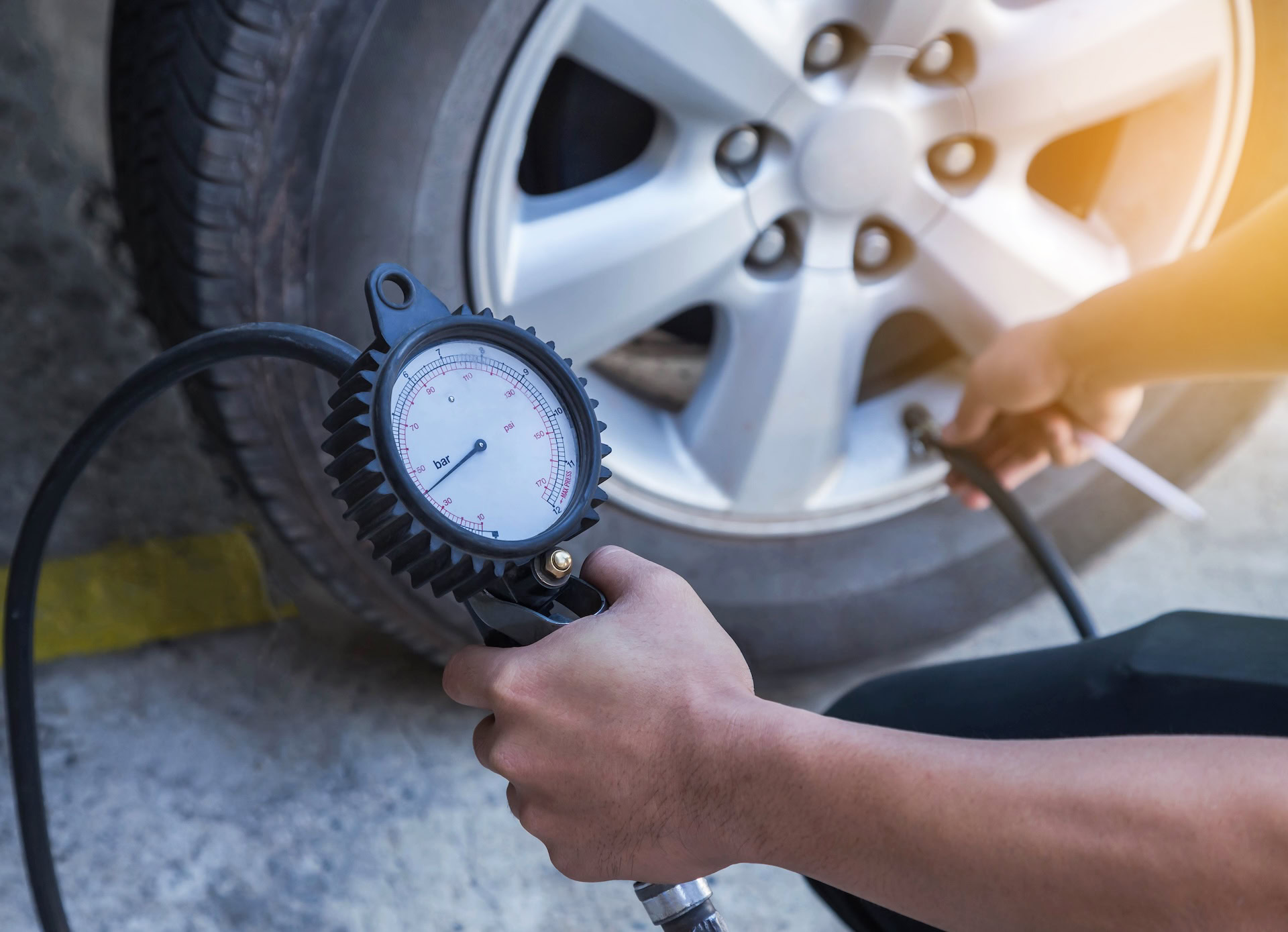 Banden oppompen bij carwash